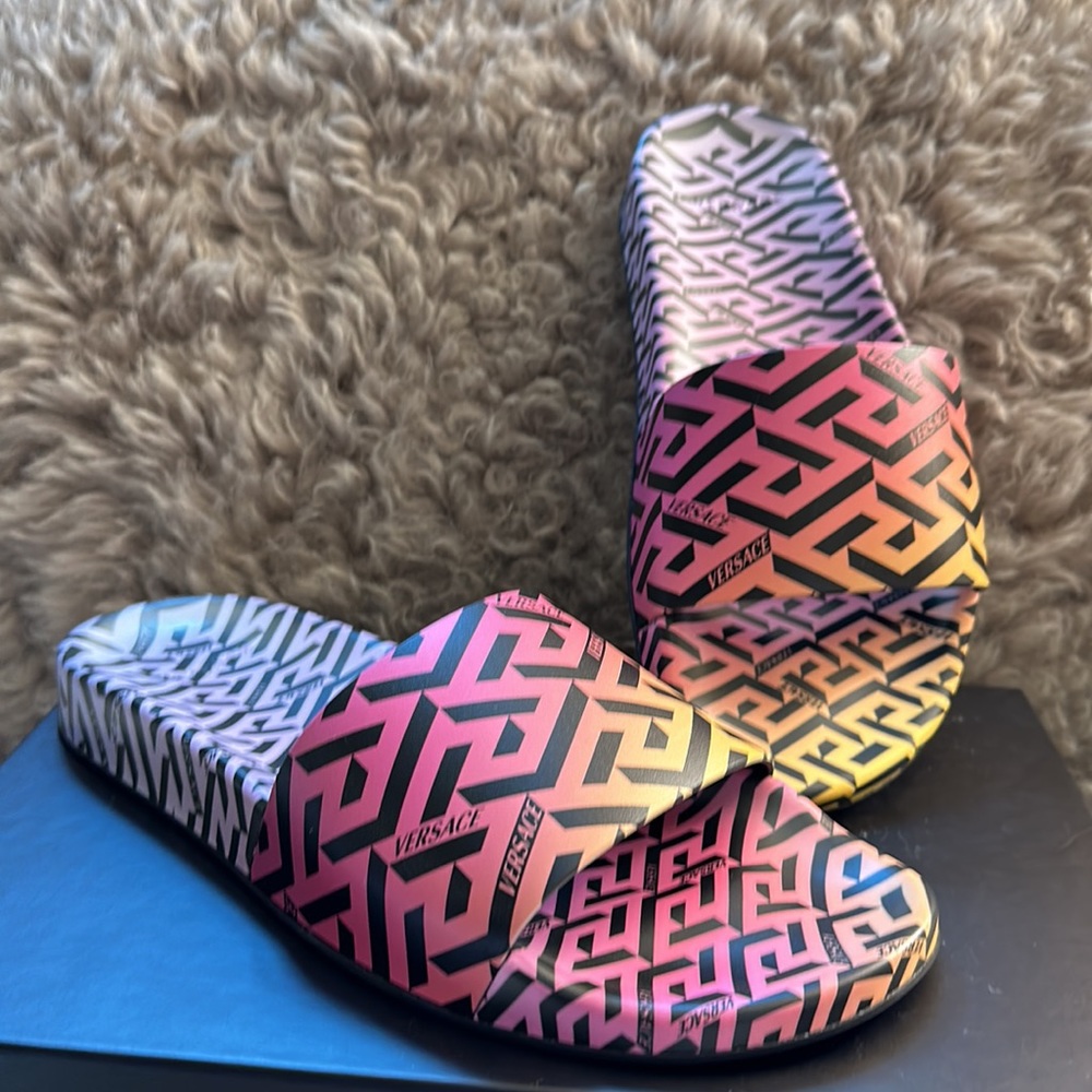 Versace La Greca Print Pool Slides